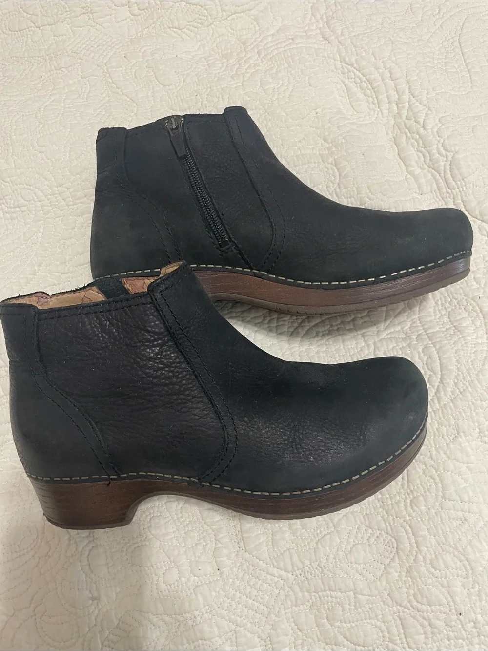 Dansko Women’s Black Leather Ankle Boots-Size 38